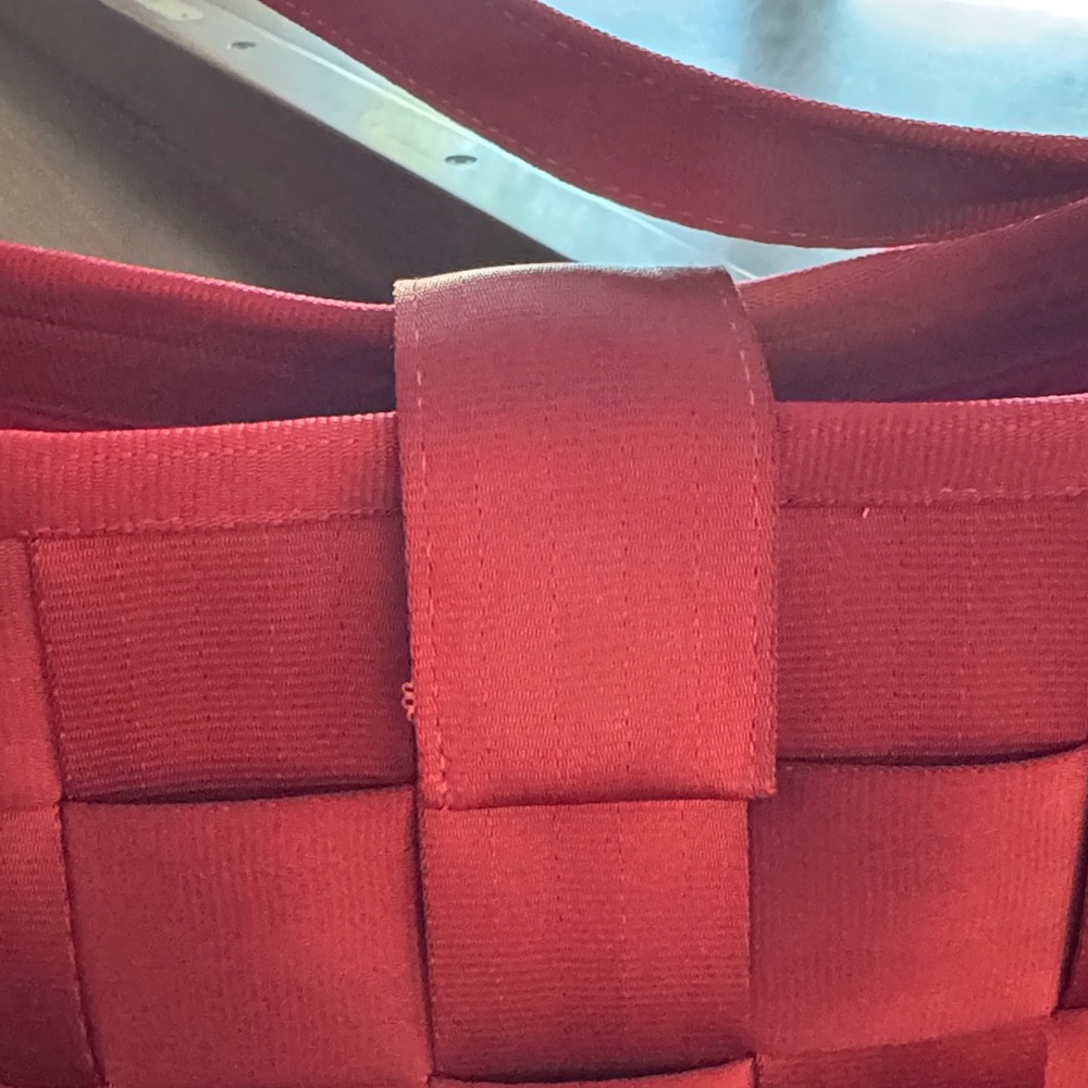 Harveys Original Seatbelt Baguette Purse in Red 90s Vintage Throwback - Picture 4 of 9
